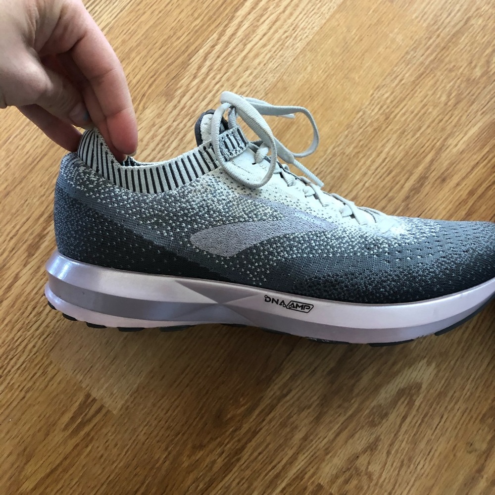 Brooks Levitate SZ 9.5